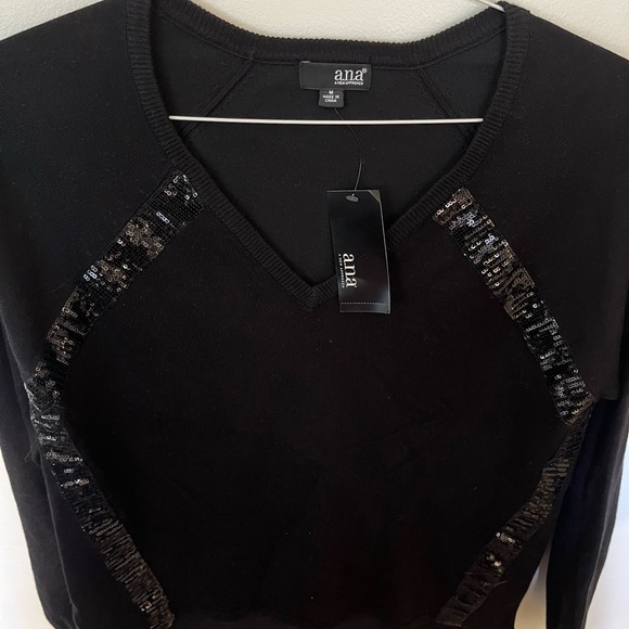 a.n.a.A NEW APPROACH size medium black sweater with sequined decor on fr… - Picture 4 of 9
